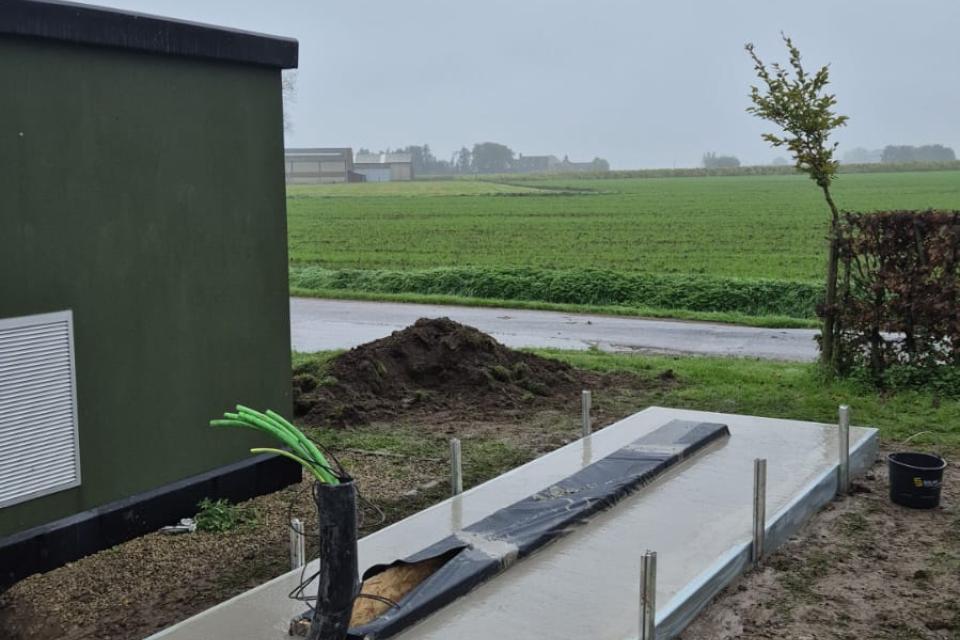 Batterijopslag & zonnepanelen voor Pluimvee