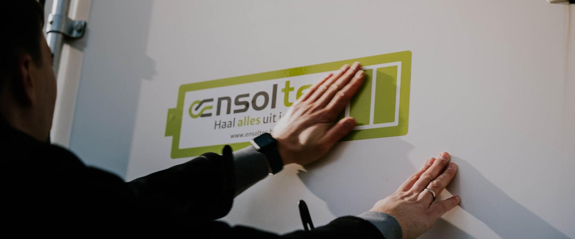 Eeklo - Indrukwekkende batterijcontainer Pylontech voor varkensbedrijf